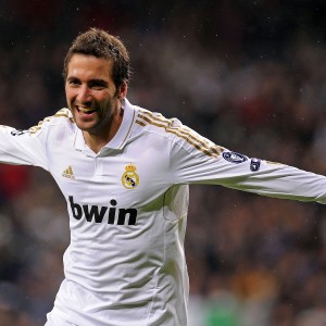 开云入口-跨界风暴骤起，76人签约波尔图核心引爆体坛，中超备战与多特蒙德欧联回暖交织新格局，跨界签约引爆足坛——新赛季备战与欧战回暖共绘新格局